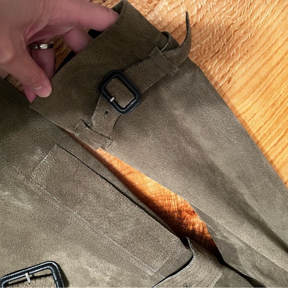 Vintage Burberry Suade Trenchcoat - Picture 9 of 17